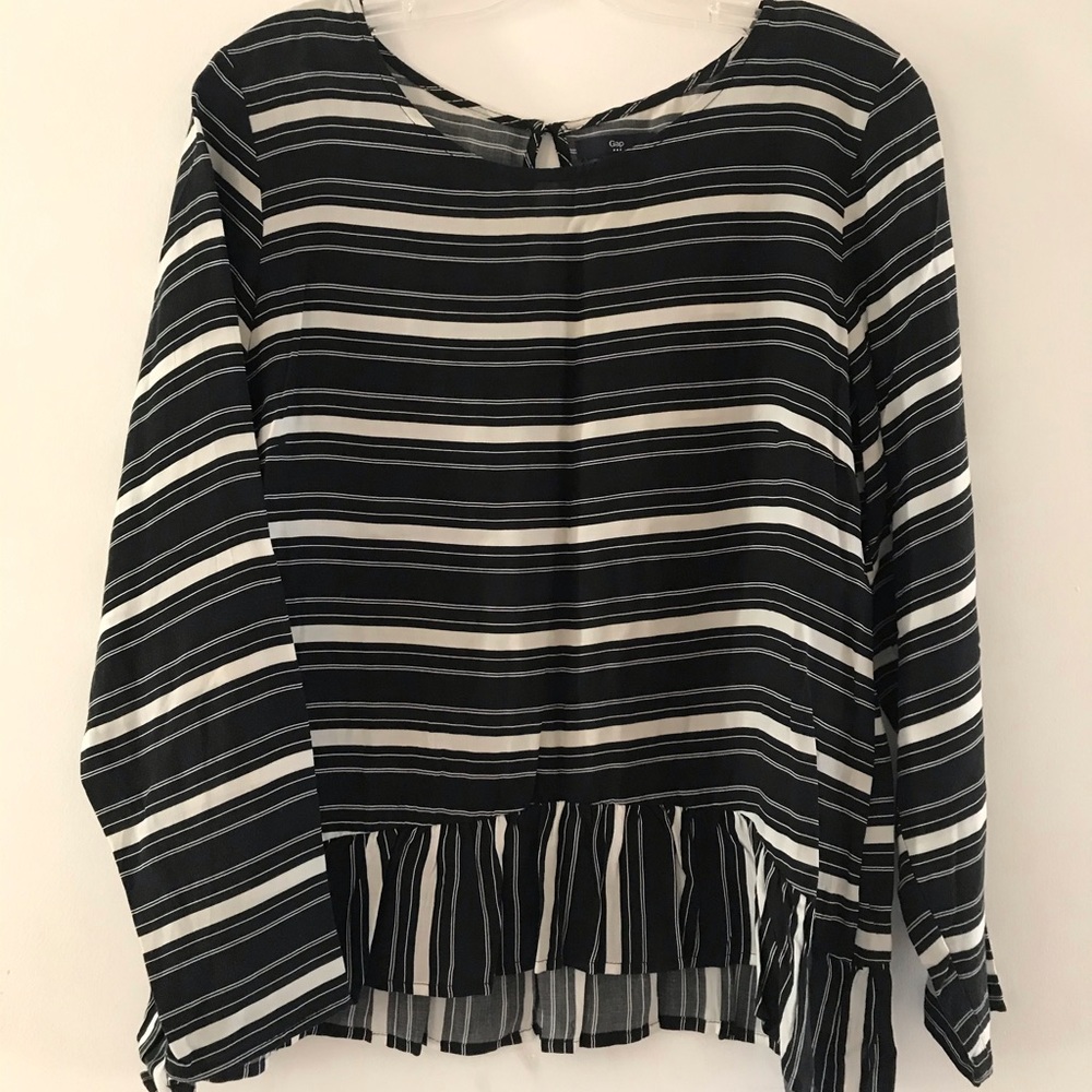 3/$50 // Gap Peplum Ruffle-Hem Blouse